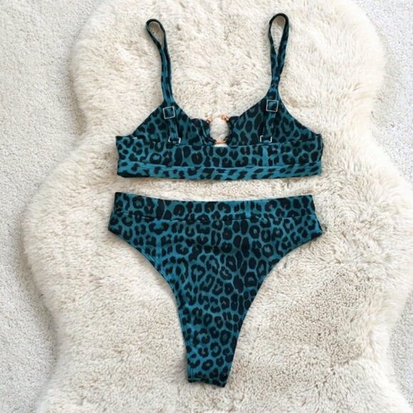 New Cut Out BraletteTop High-waist Bikini Set - Picture 9 of 9